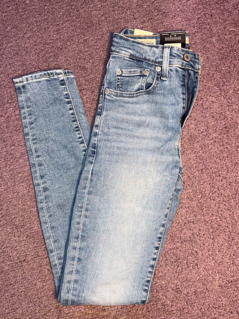 Levi’s Light Wash High Rise Women’s Skinny Jeans *BRAND NEW, NEVER WORN*